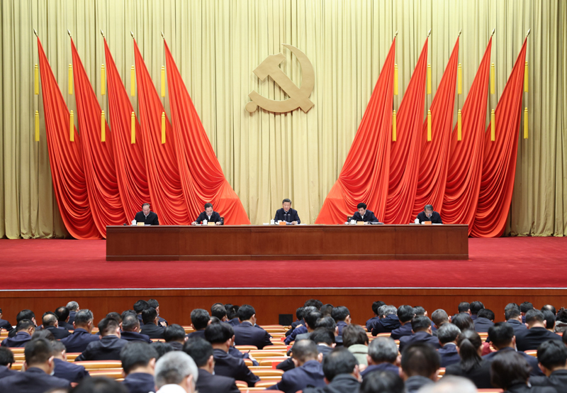 3月1日，2022年春季学期中央党校（国家行政学院）中青年干部培训班在中央党？。中共中央总书记、国家主席、中央军委主席习近平在开班式上揭晓主要讲话。 新华社记者 刘彬 摄